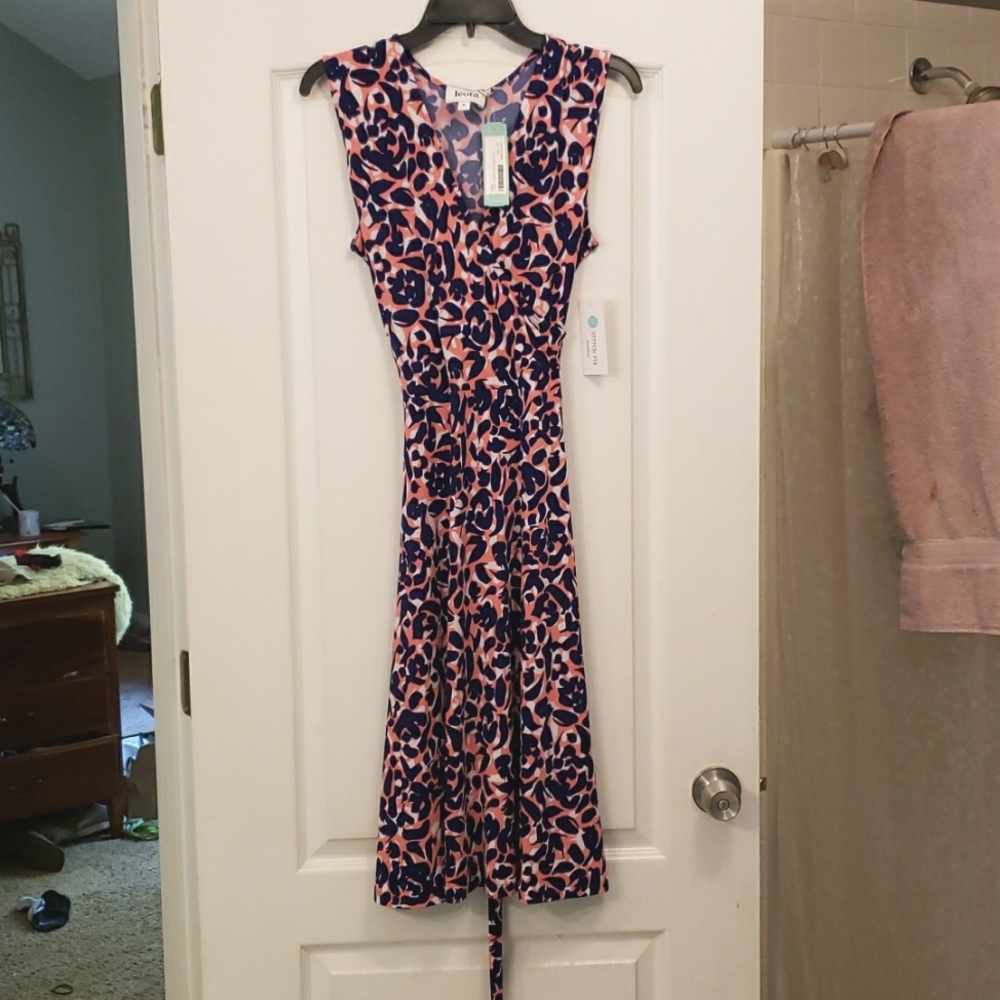 Sleeveless dress
